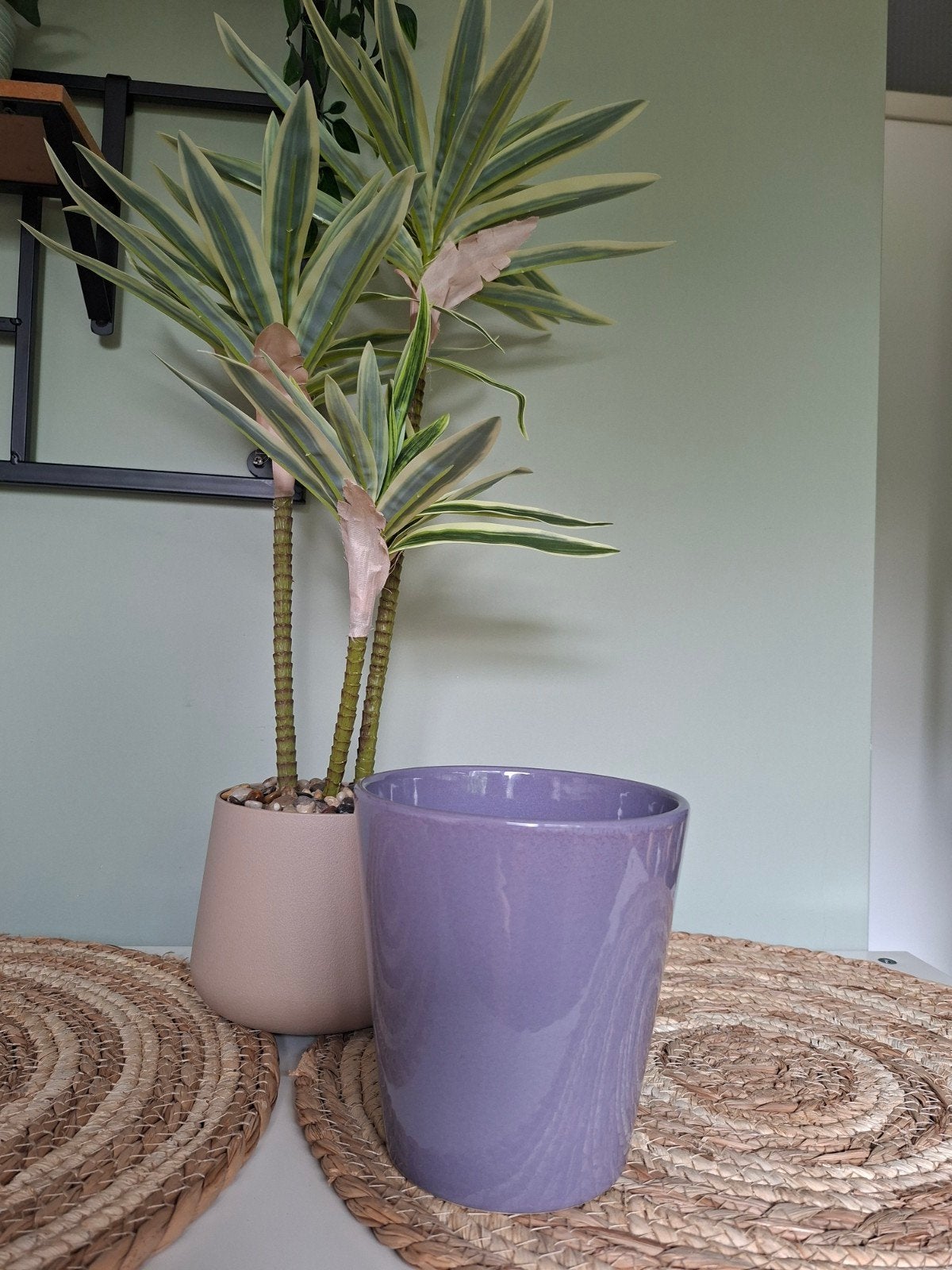 paarse bloempot, plantpot, vaas, Ophalen of Verzenden, Zo goed als nieuw, Overige materialen