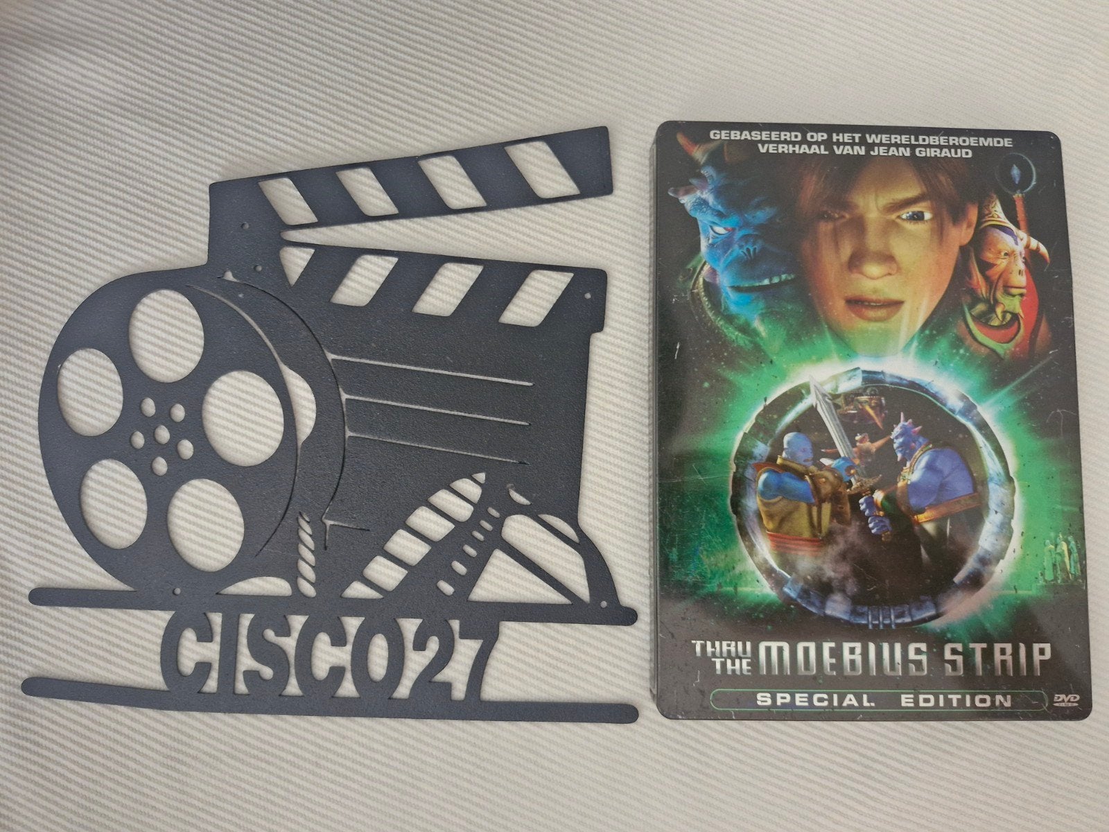 Thru the Moebius Strip Special Edition metalcase, Engels, Nederlands, Ophalen of Verzenden, Zo goed als nieuw