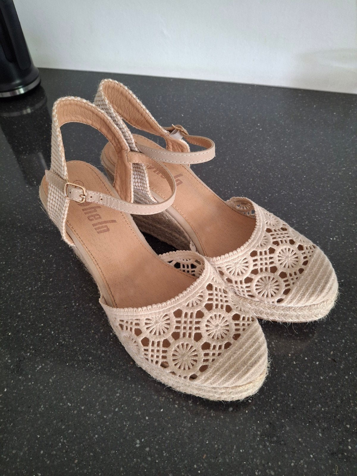 Leuke espadrilles beige maat 39, Kleding | Dames, Schoenen, Beige, Ophalen of Verzenden, Zo goed als nieuw, Espadrilles of Moccasins