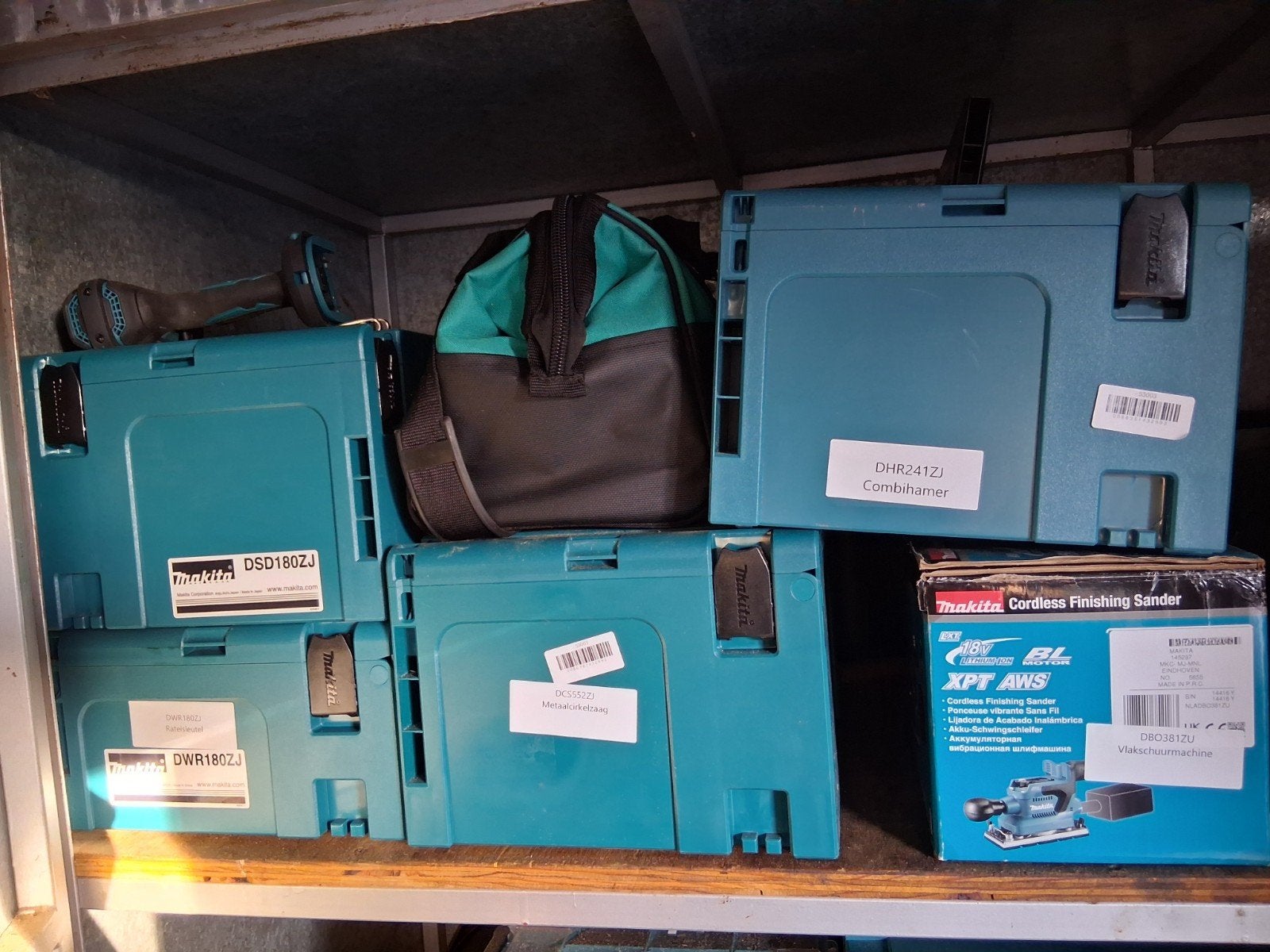Partij Makita gereedschap z.g.a.n. (diverse machines), Ophalen, Zo goed als nieuw, Accuboormachine, Makita