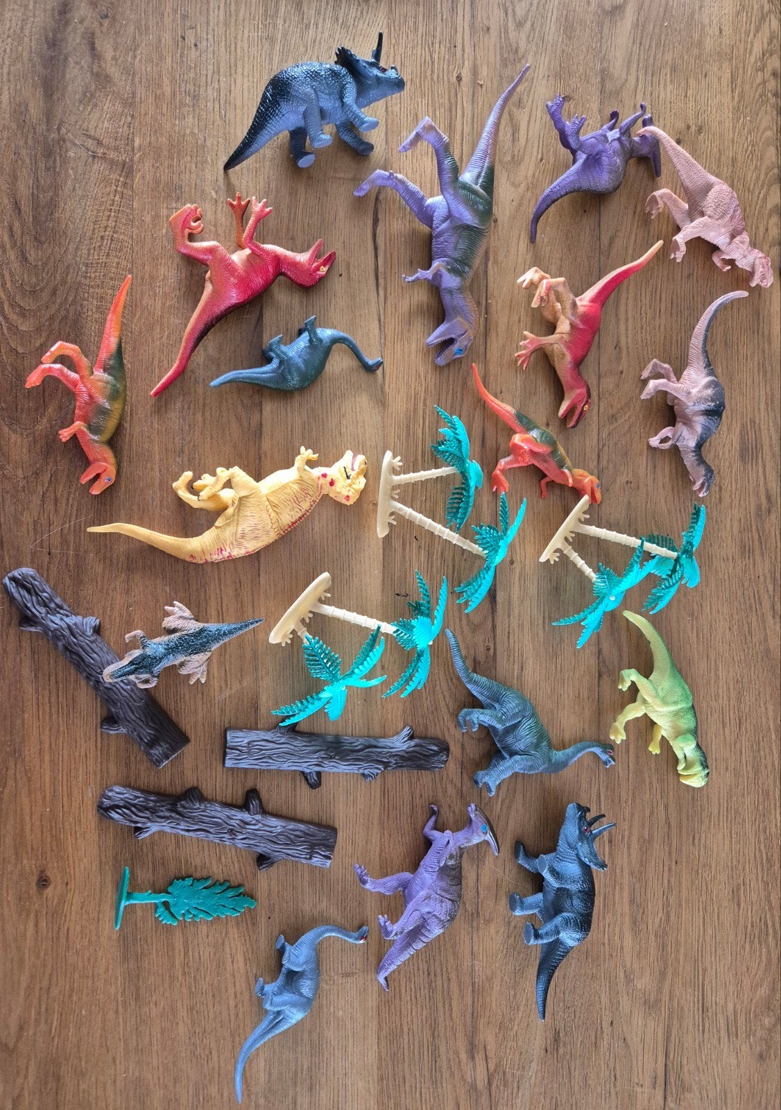 Dinosaurus speelgoed set met bomen, Ophalen, Gebruikt, Jongen of Meisje