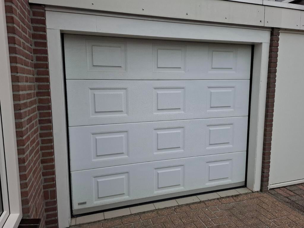 Witte Garagedeur - Paneeldeur, Doe-het-zelf en Verbouw, Deuren en Horren, Ophalen, Gebruikt, Garagedeur, Metaal