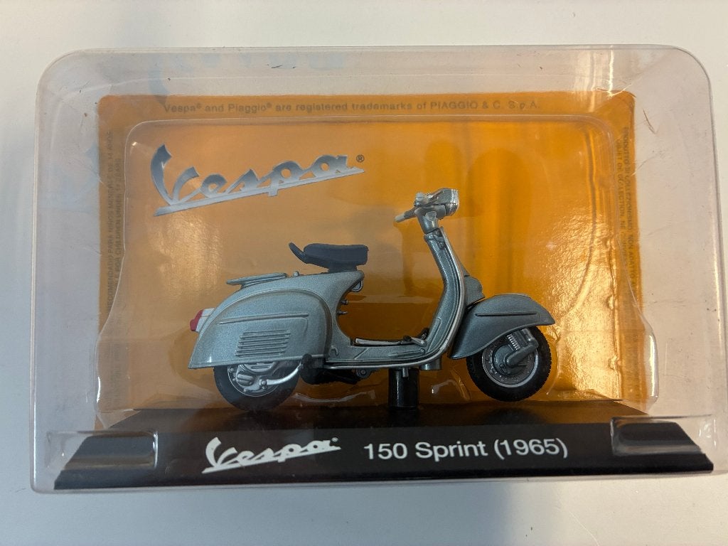 59643: Vespa 150 Sprint - 1965 - Atlas 1:43, Nieuw, Ophalen of Verzenden, Motor, Bachsatztstr. 54 D 72131 Ofterdingen, Germany