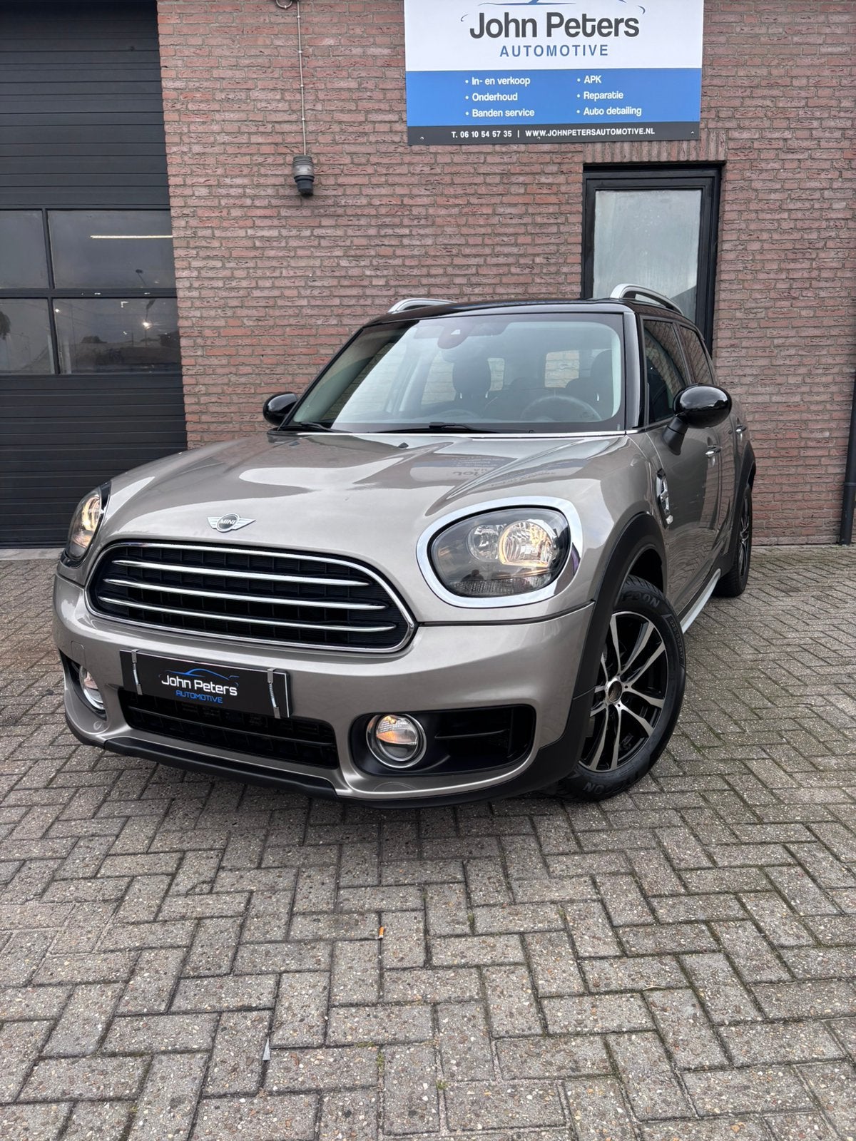 Mini Countryman 1.5 100KW Cooper AUTOMAAT 2017 Grijs, Countryman, 715 kg, Beige, 1365 kg