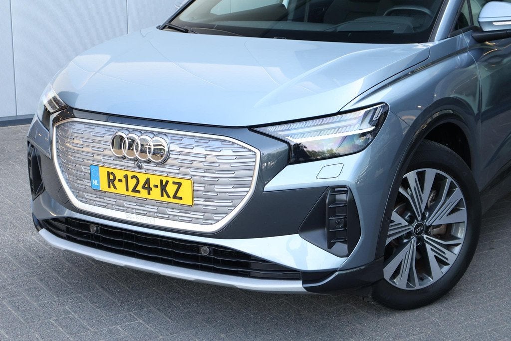 Audi Q4 e-tron 40 Advanced edition 77 kWh / Camera / Head Up, Auto's, Audi, Gebruikt, Zwart, Blauw, Q4 e-tron