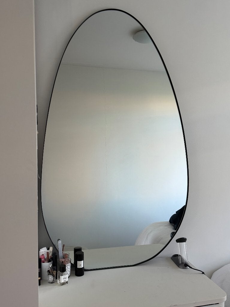 Ei vormige design spiegel zwart metaal Karwei, Ophalen, Minder dan 50 cm, 100 tot 150 cm, Zo goed als nieuw