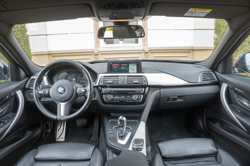 BMW 3-serie Touring 320i Edition M Sport Shadow High Executi, Auto's, BMW, Automaat, 1998 cc, Achterwielaandrijving, 4 cilinders