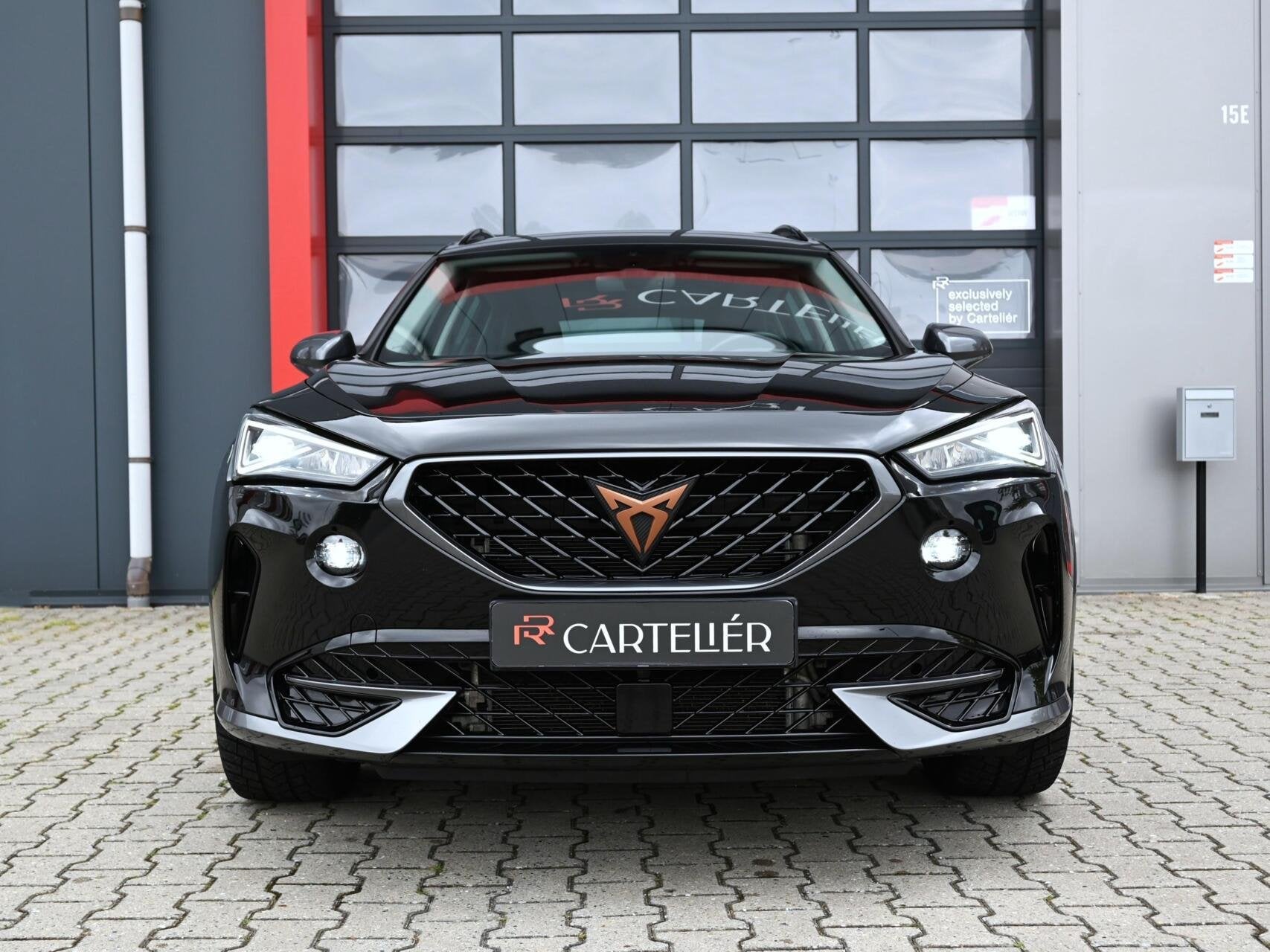CUPRA Formentor 1.4 e-Hybrid | Keyless | Carplay | Ambient |, Auto's, Cupra, Metallic lak, Gebruikt, 4 cilinders, Leder en Stof