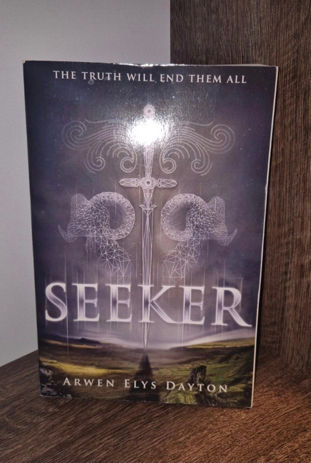 Seeker - Arwen Elys Dayton (Engels), Ophalen of Verzenden, Zo goed als nieuw, Arwen Elys Dayton
