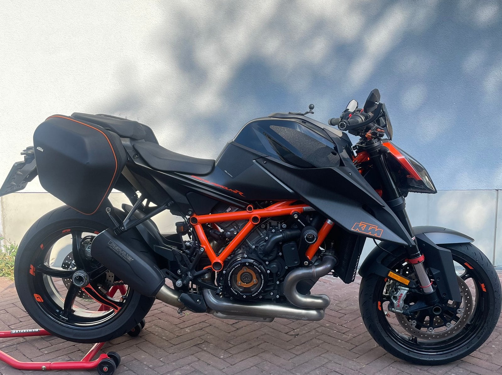 Ktm 1290 superduke gen 3 (techpack, koffers, heated grips), 2 cilinders, Occasion, Motorrijbewijs A, 1301 cc