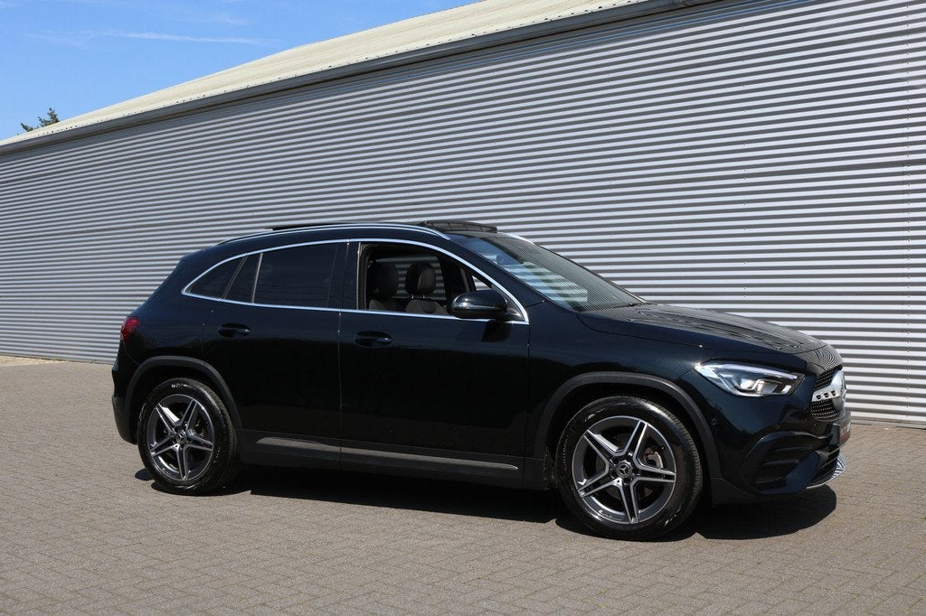 Mercedes-Benz GLA 250 4MATIC AMG Line (Panoramadak Sportlede, 12 maanden, Gebruikt, Zwart, 4 cilinders