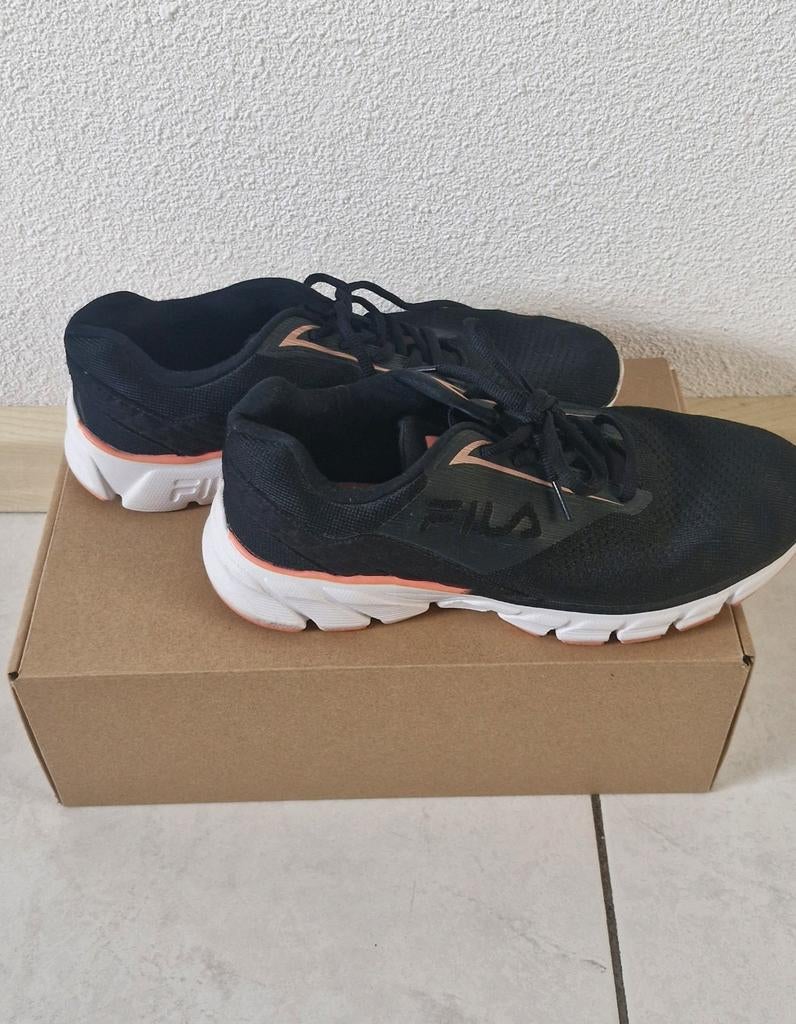 Fitness schoenen van fila en nike, Ophalen of Verzenden, Zo goed als nieuw, Hardloopschoenen, Nike