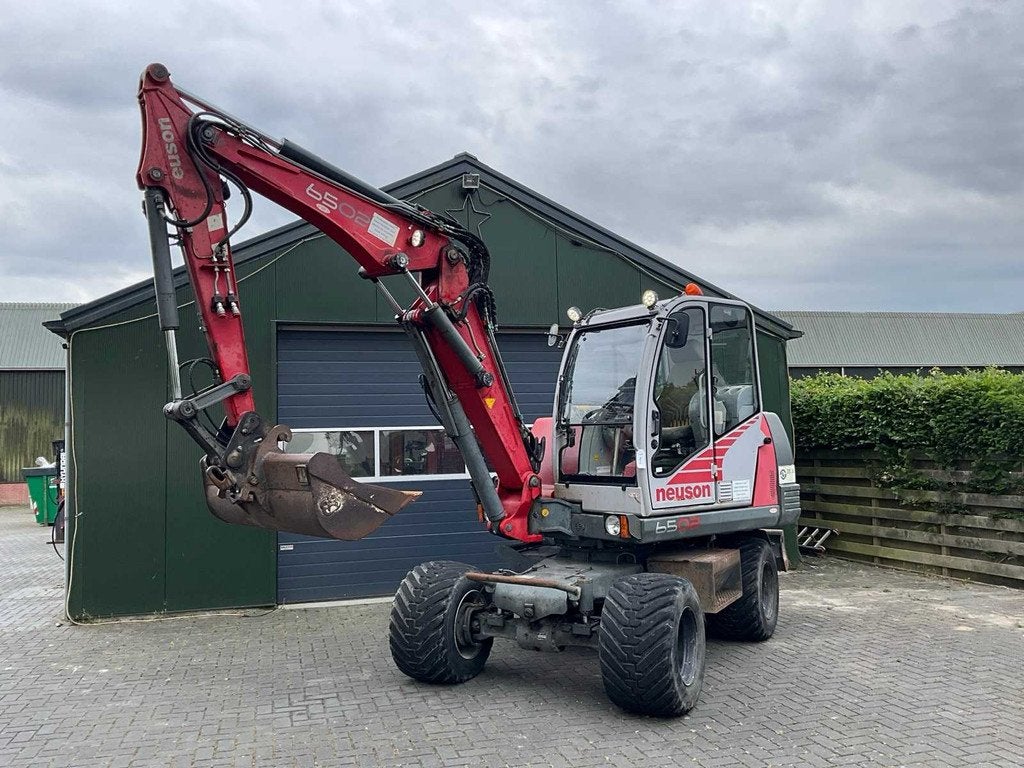 2004 Neuson 6502 WD Banden graafmachine, Graafmachine