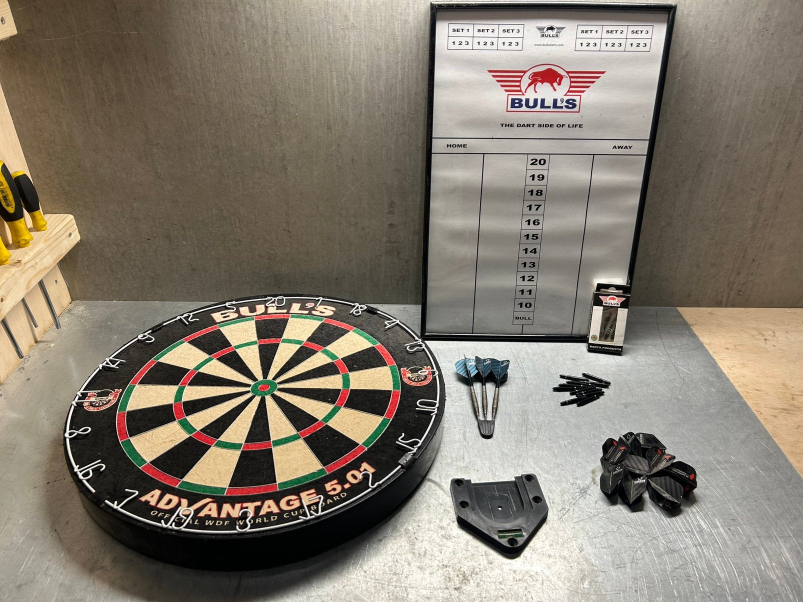 Dart set - Bull’s Advantage 5.01 incl. accessoires, Ophalen of Verzenden, Gebruikt, Dartbord met pijlen, Soft tip