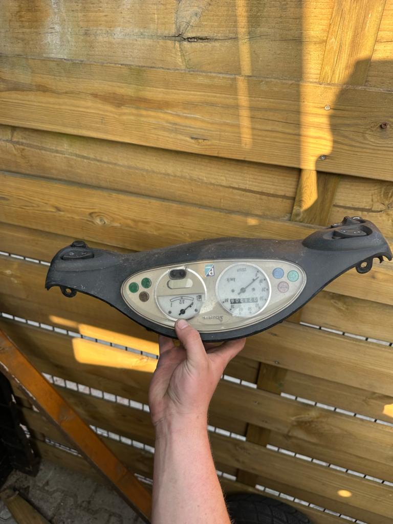 Vespa ET2 Stuurkap met Teller - Werkt en Netjes, Ophalen of Verzenden, Gebruikt, Kap, Vespa