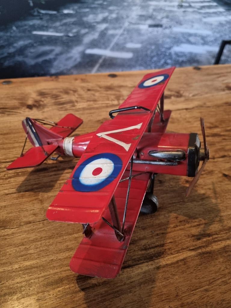 Vintage Rood Metalen Vliegtuig Model - Decoratie, Overige merken, 1:72 tot 1:144, Ophalen of Verzenden, Zo goed als nieuw
