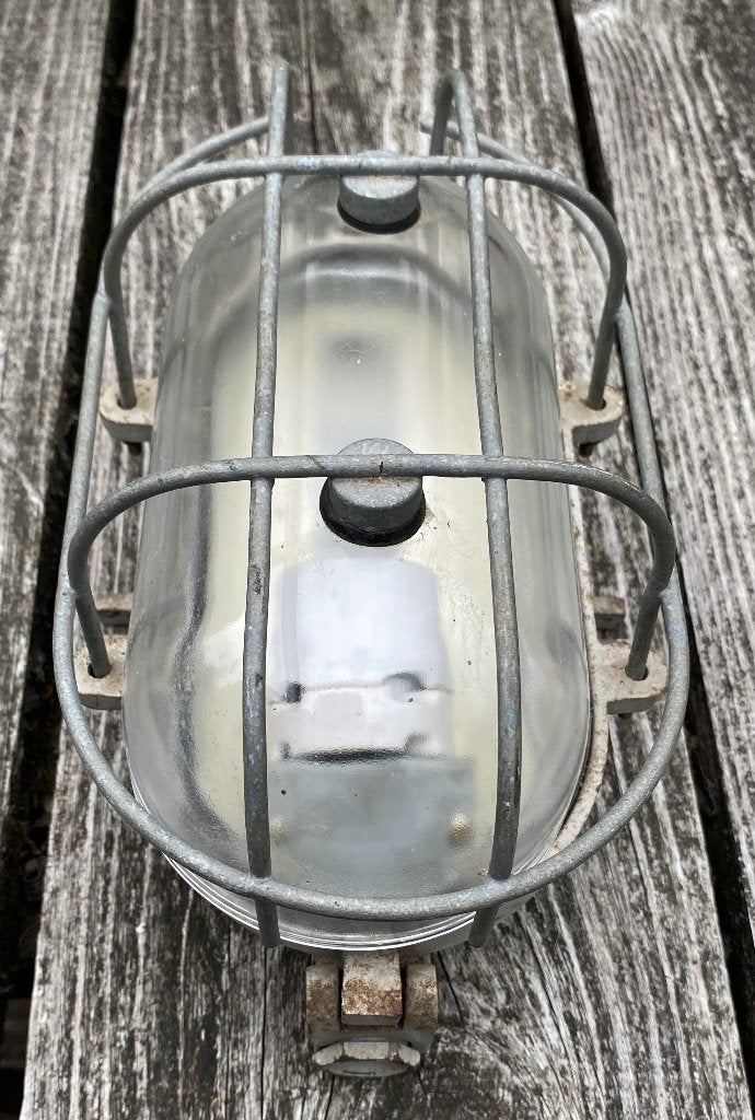 Leuke Industriële Kooilamp - IR vintage retro design, Huis en Inrichting, Lampen | Wandlampen, Gebruikt, Wandlamp, E27 (groot)