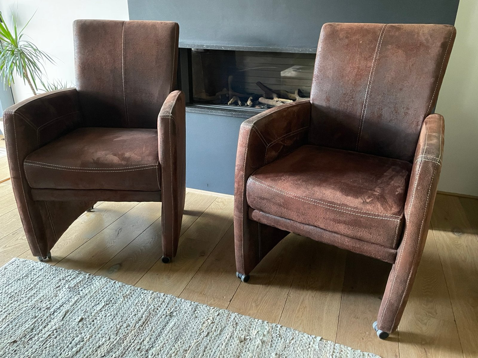2 Fauteuils op wieltjes, setprijs, Huis en Inrichting, Fauteuils, Ophalen, 75 tot 100 cm, Zo goed als nieuw, Stof