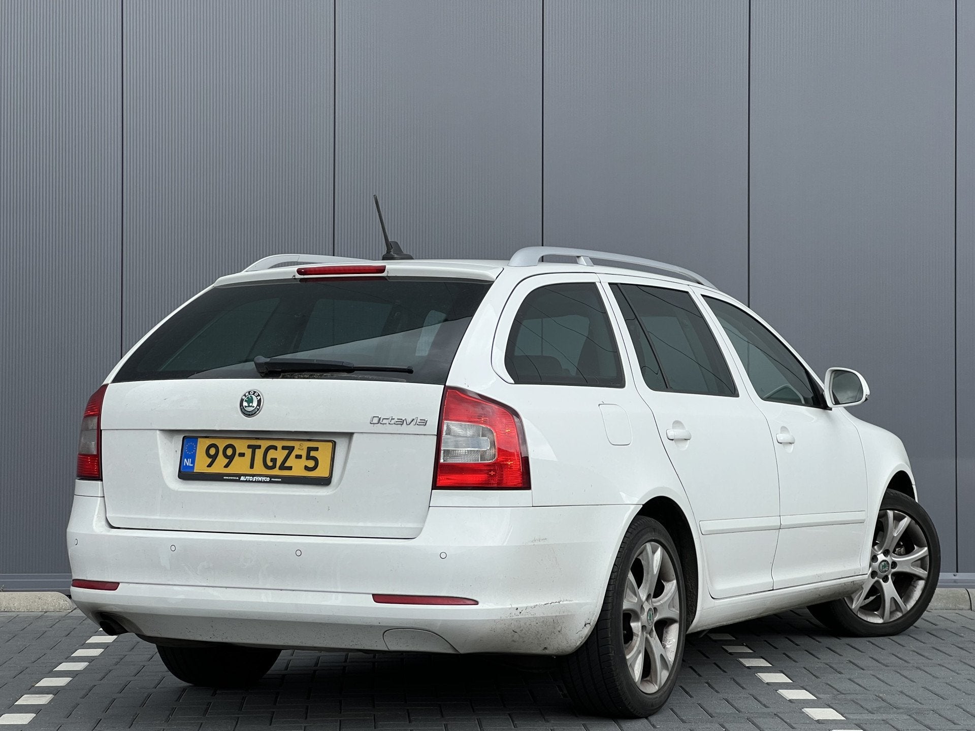 Skoda Octavia Combi 1.2 TSI Elegance Business Line | Nieuw b, Euro 5, Stof, Gebruikt, Zwart