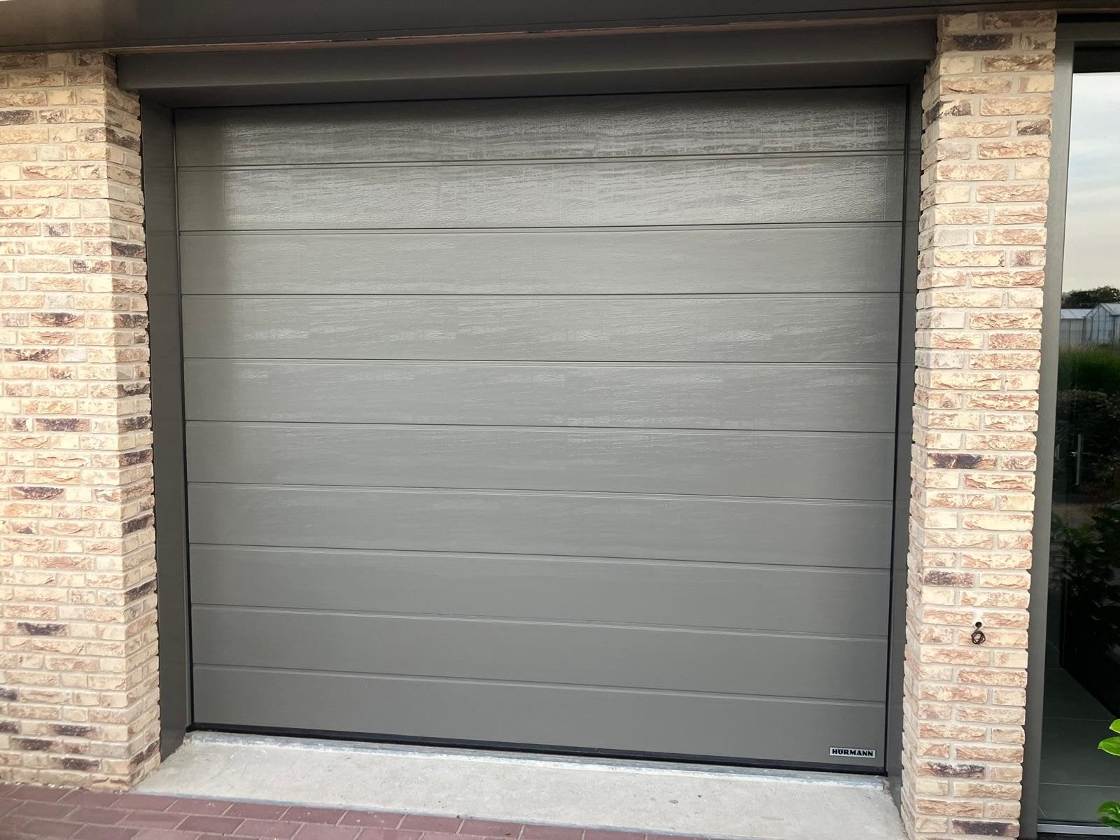 Hörmann Garagedeur met elektrische aandrijving, Ophalen, 120 cm of meer, 215 cm of meer, Garagedeur
