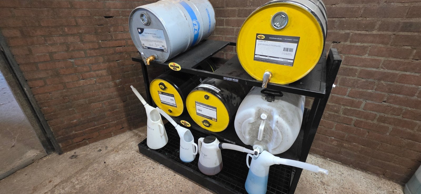Kroon-Oil Olie en Koelvloeistof Vaten (60L), Ophalen, Gebruikt, Universele onderdelen
