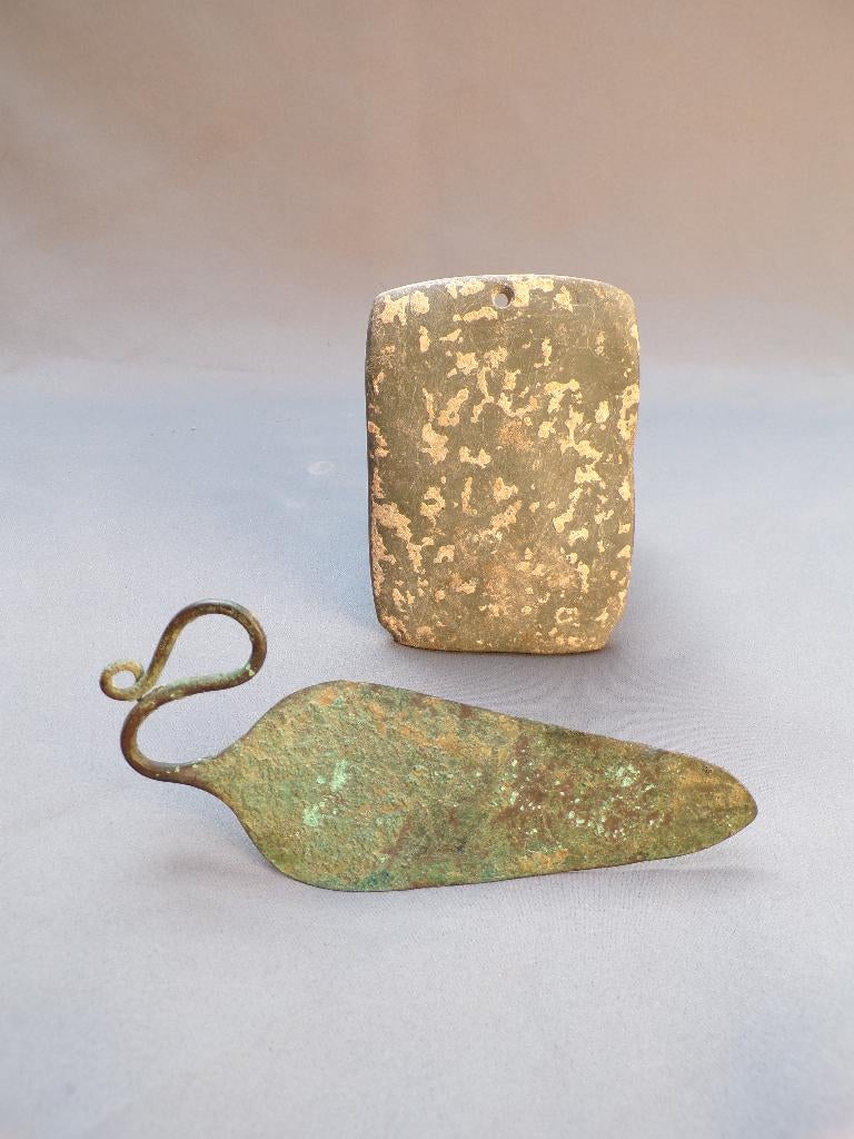 Oud-Egypte - bodemvondst - cosmetisch palet, bronzen spatula, Verzenden