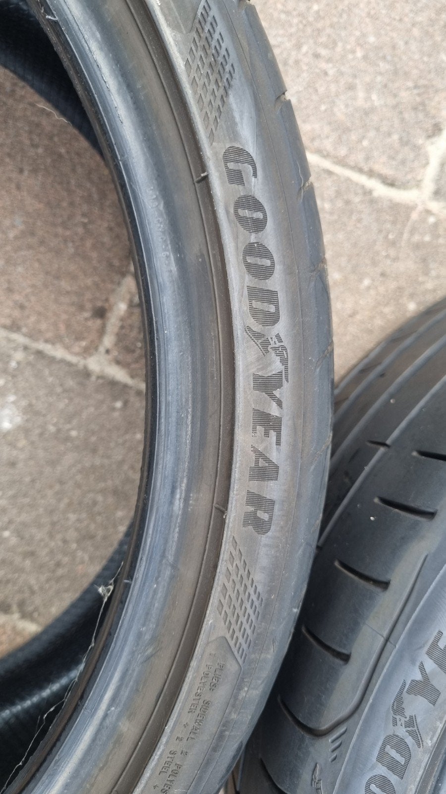 Goodyear + Toyo 19 inch all season + winterbanden, Gebruikt, 235 mm, All Season, Band(en)