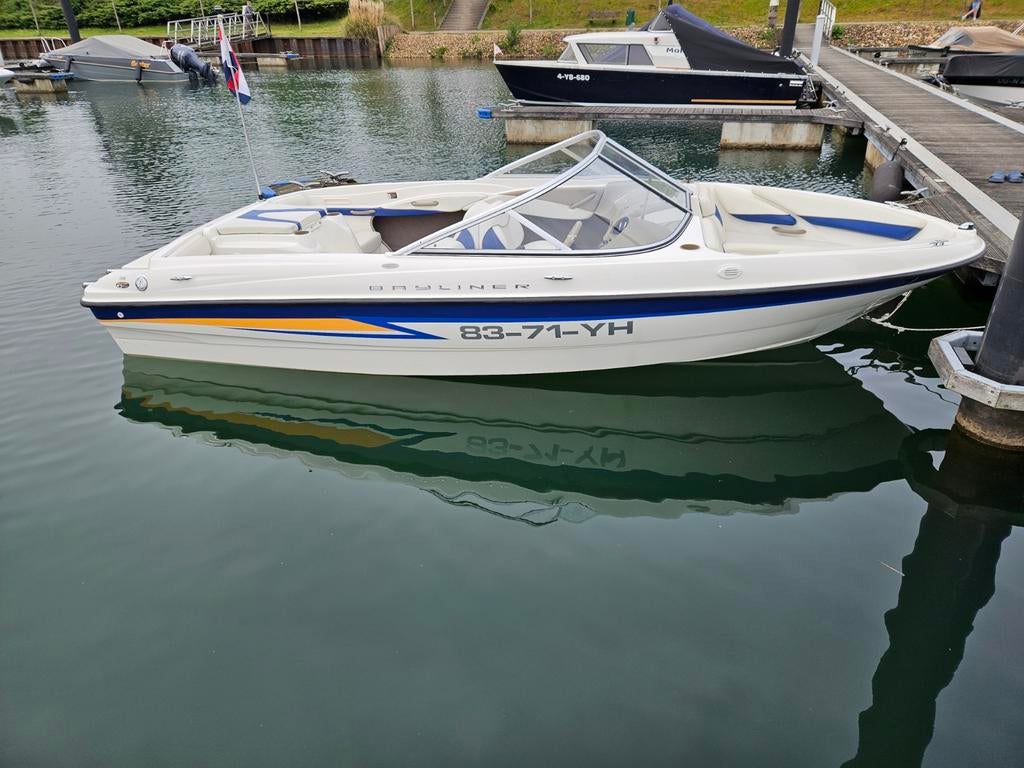 Bayliner 185 NIEUWSTAAT!!, Watersport en Boten, Speedboten, Zo goed als nieuw, Bayliner, Benzine, 120 tot 200 pk, Binnenboordmotor