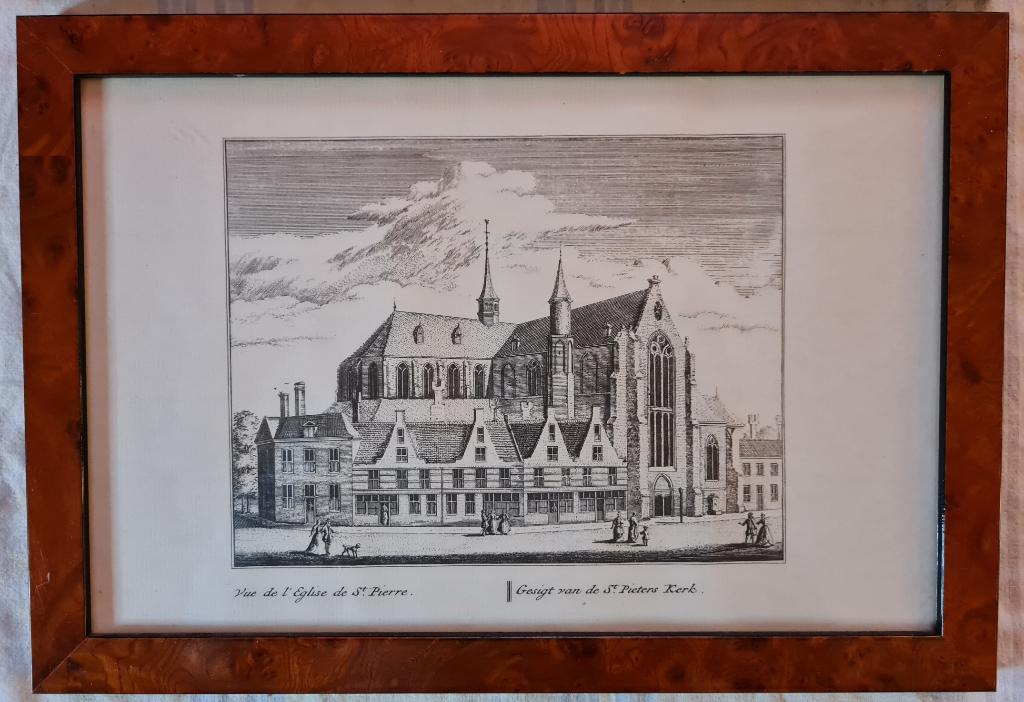 Antieke gravure Pieterskerk Leiden in de 18e Eeuw, Antiek en Kunst, Kunst | Etsen en Gravures, Ingelijst, Architectuur, Ophalen of Verzenden