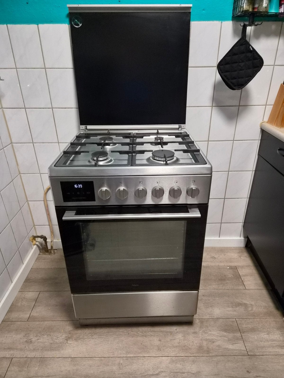4-pits gasfornuis met heteluchtoven en glazen afdekplaat, Ophalen, 4 kookzones, Zo goed als nieuw, Gas