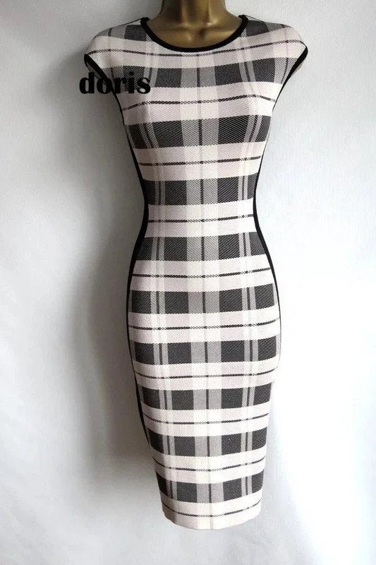 bodycon jurk Karen Millen maat 3/40 Er zit echter stretch, Maat 38/40 (M), Ophalen of Verzenden, Zo goed als nieuw, Boven de knie