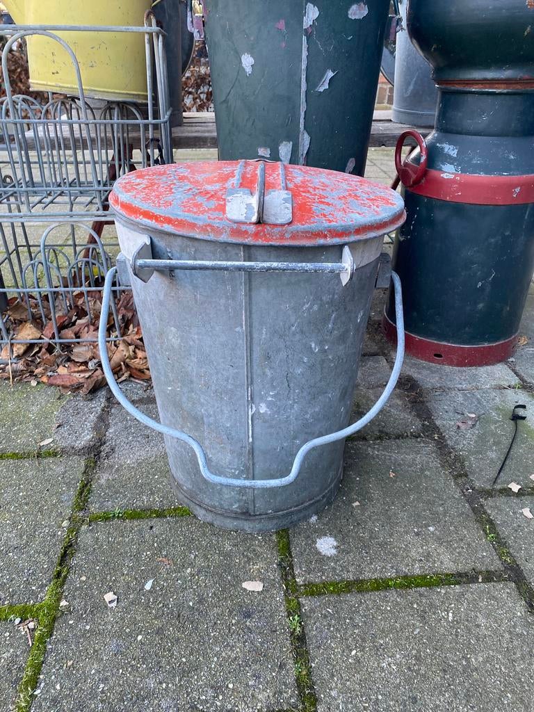 Zinken vuilnisemmer. Vuilnisbak, Huis en Inrichting, Woonaccessoires | Prullenbakken, Ophalen, Gebruikt, 50 tot 75 cm, Nvt