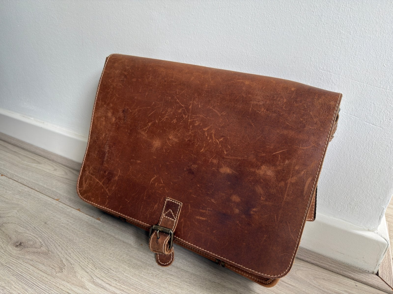 Schoudertas van Gewaxt Buffelleer - Inclusief bewaarpouch, Gebruikt, Bruin, Leer, Ophalen