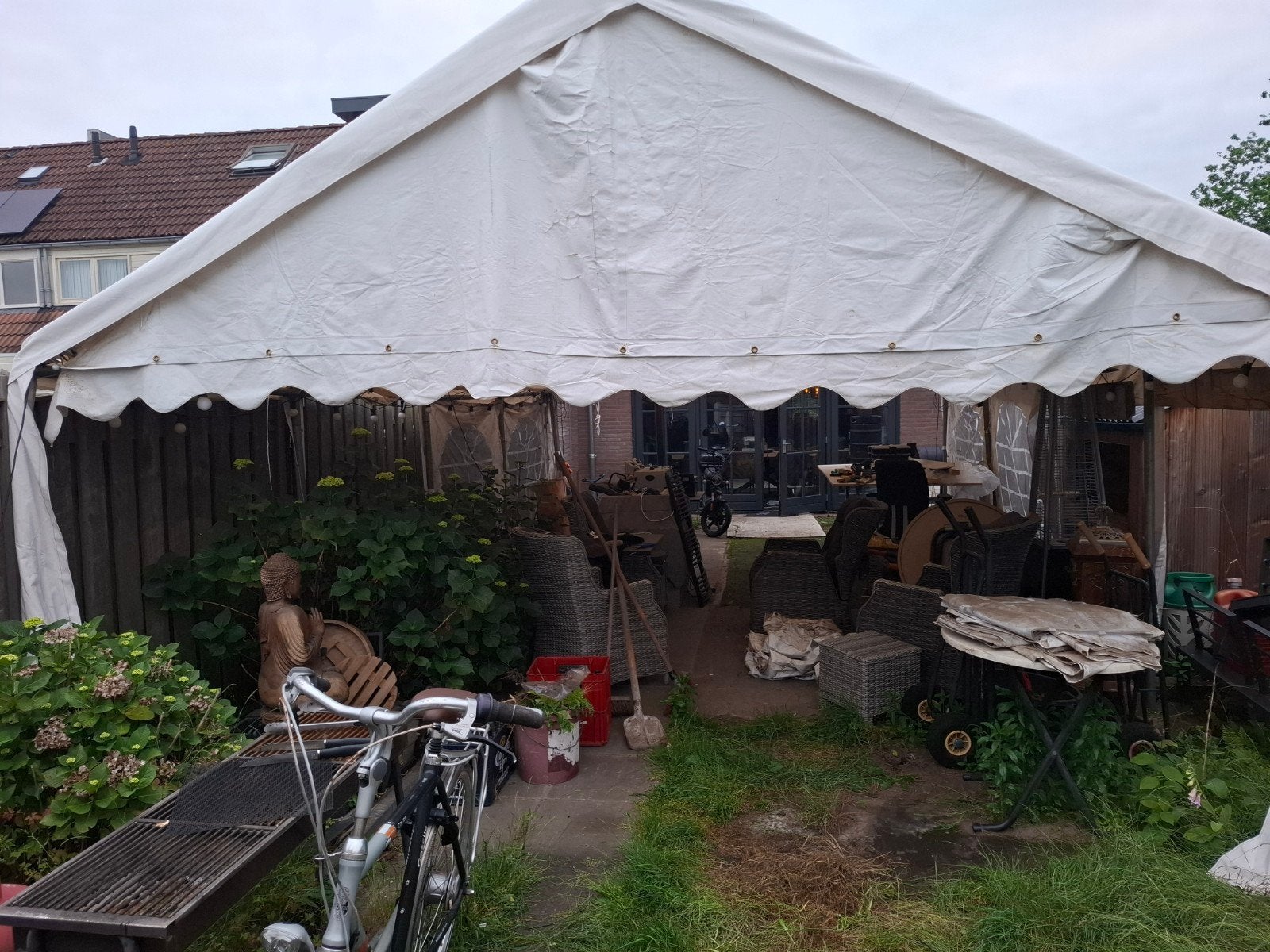 Partytent 5x8 mtr, .met dikke stalen buizen frame, Tuin en Terras, Partytenten, Ophalen of Verzenden, Gebruikt, 8 meter of meer