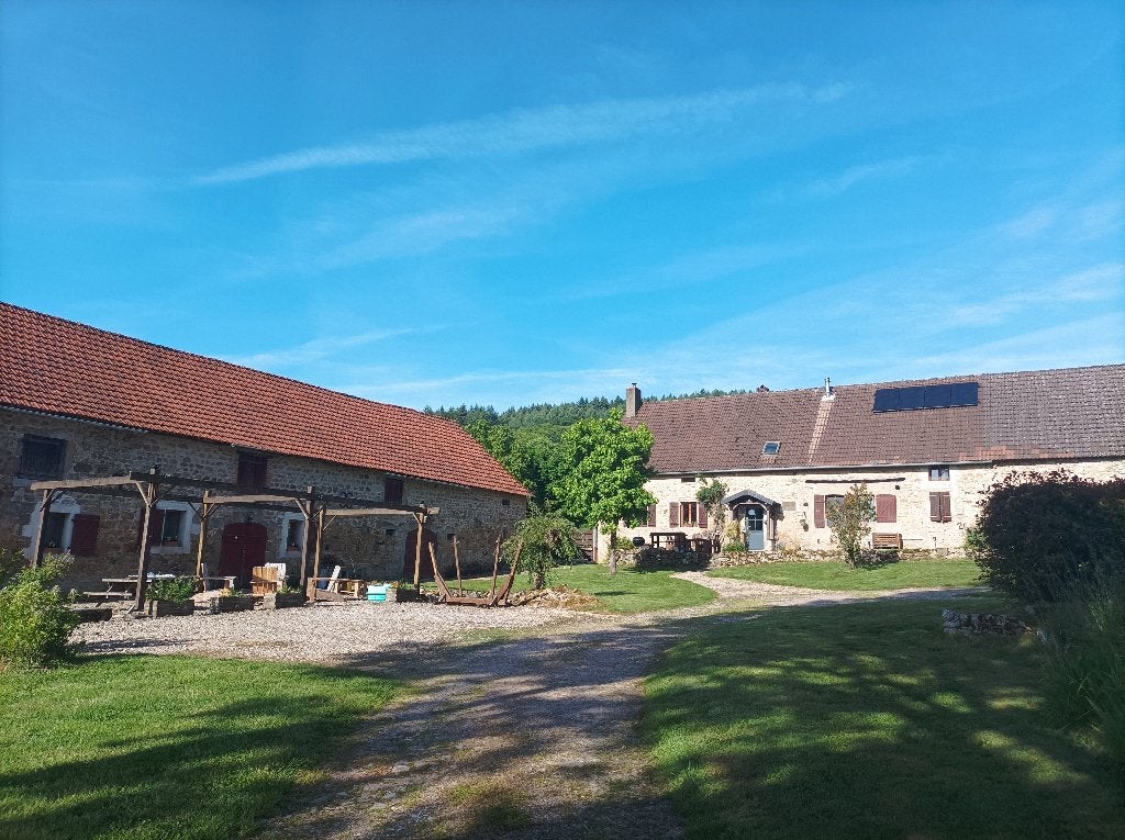 Schitterend gelegen natuurstenen boerenhoeve  in de Morvan, 10 kamers, Frankrijk, Woonhuis, Landelijk