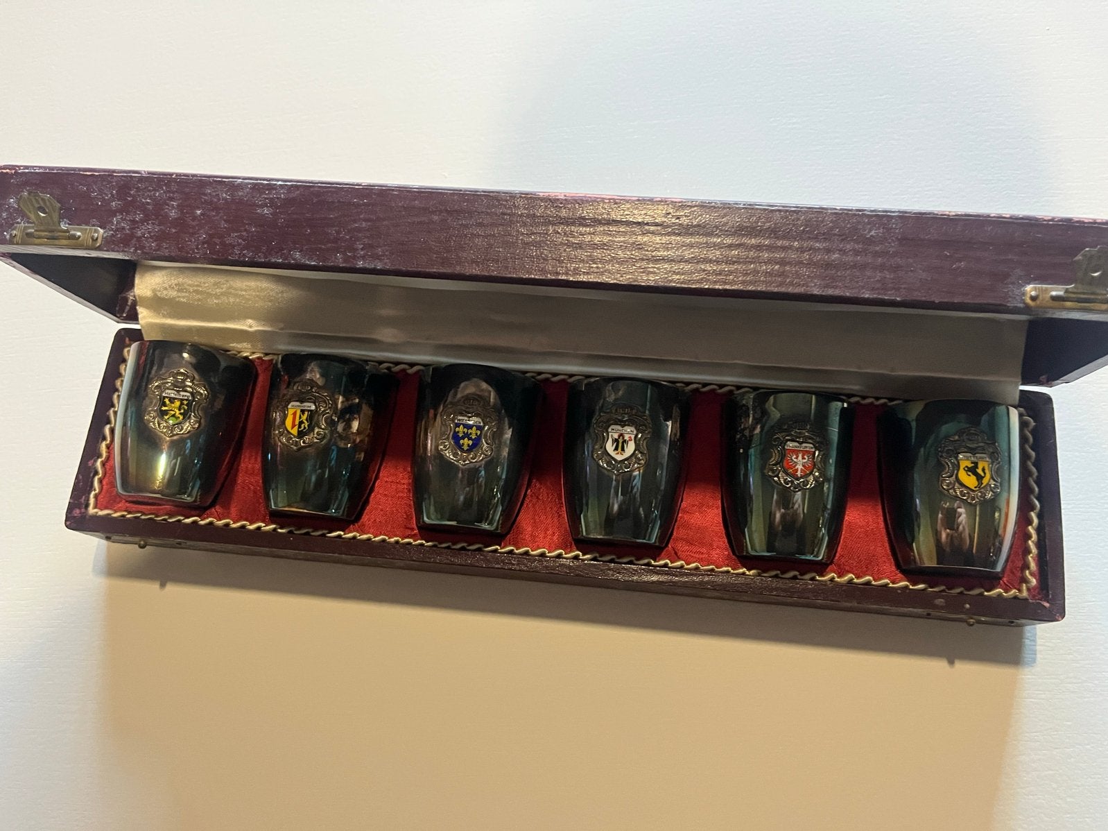 Set van 6 vintage borrelglaasjes met wapenschilden, Ophalen of Verzenden, Borrel- of Shotglas