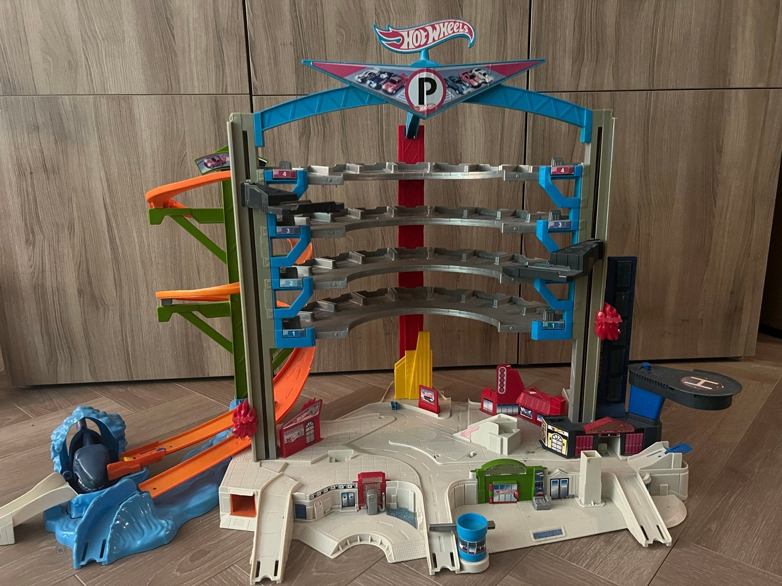 Hot Wheels City Ultimate Garage met haai, Ophalen of Verzenden, Gebruikt