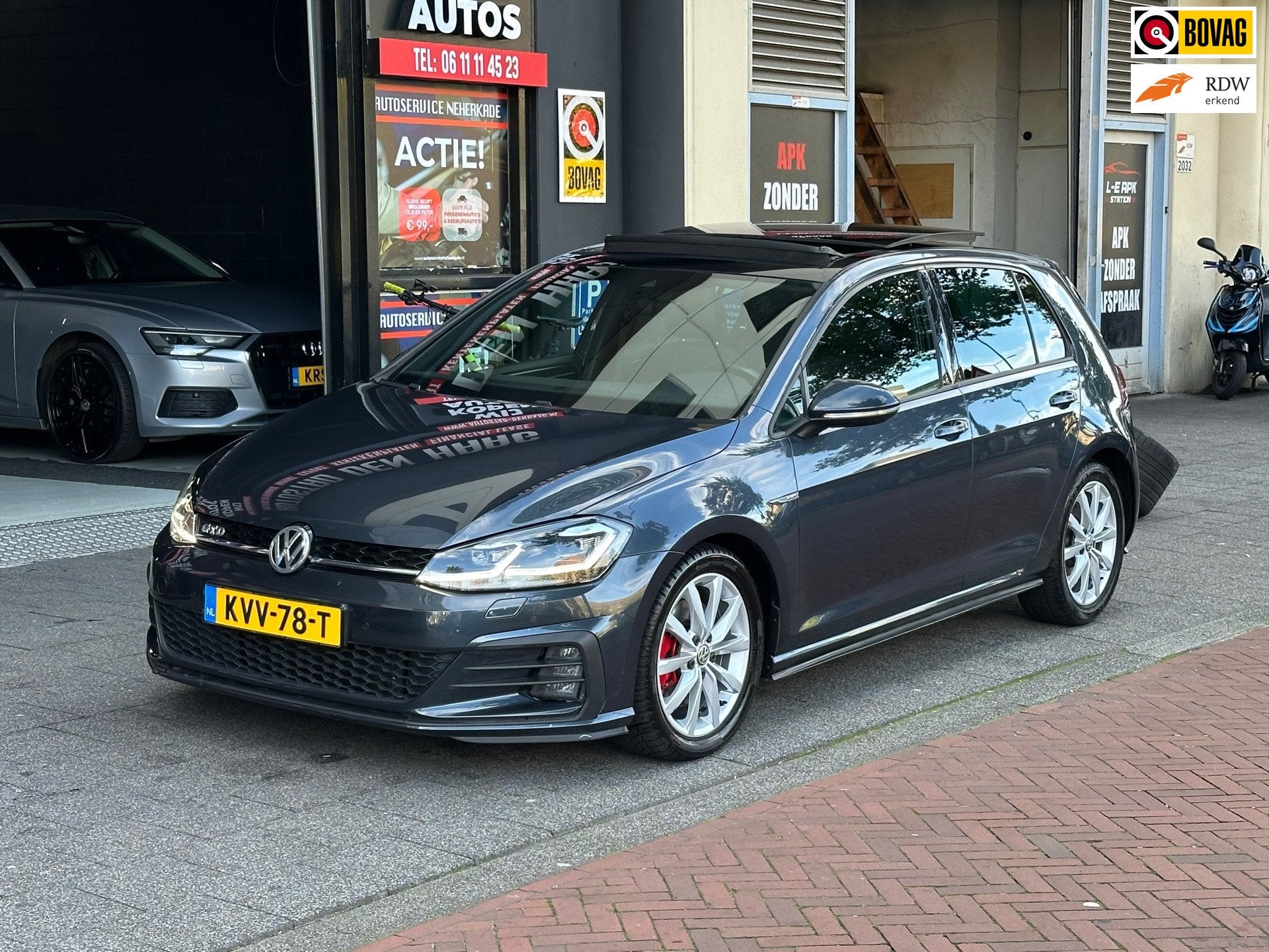Volkswagen Golf 2.0 TDI GTD DSG Navi Camera Carplay Pano, Auto's, Stof, Gebruikt, Euro 6, Blauw
