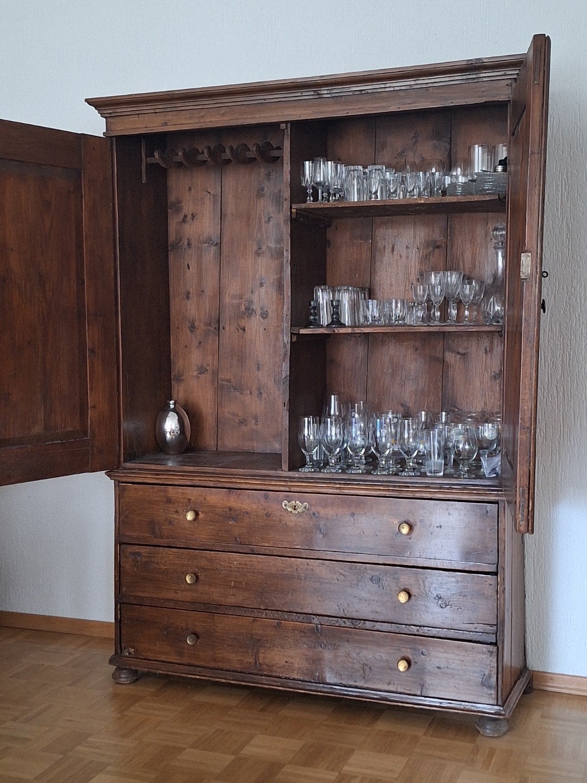 Antieke houten kast met lades en opbergruimte, Antiek en Kunst, Ophalen of Verzenden