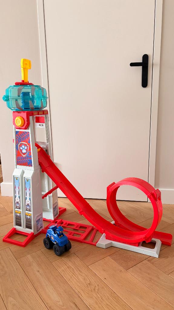 Paw patrol Rescue wheels hoofdkwartier + 4 reddingswagens, Kinderen en Baby's, Speelgoed | Speelgoedvoertuigen, Ophalen, Zo goed als nieuw
