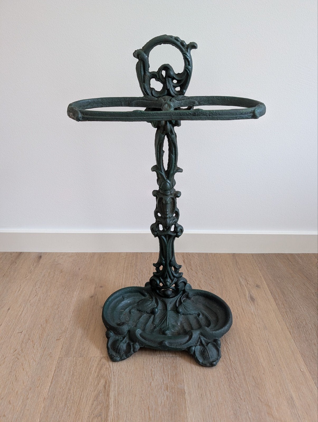 Gietijzeren paraplustandaard in Jugendstil- of Art
Nouveau-s, Ophalen of Verzenden, Gebruikt, Metaal