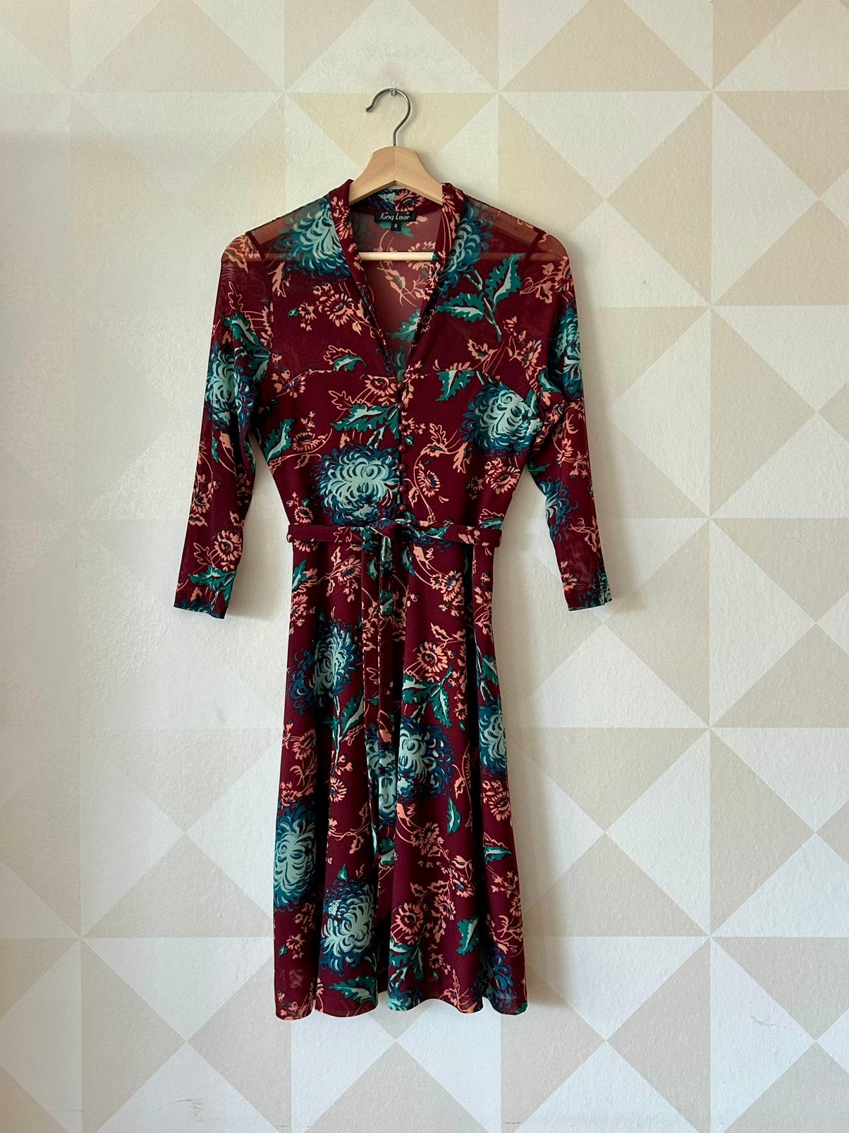 King Louie Emmy Dress midi jurk wijnrood bloem S/36 zgan, Ophalen of Verzenden, Zo goed als nieuw, Knielengte, King Louie