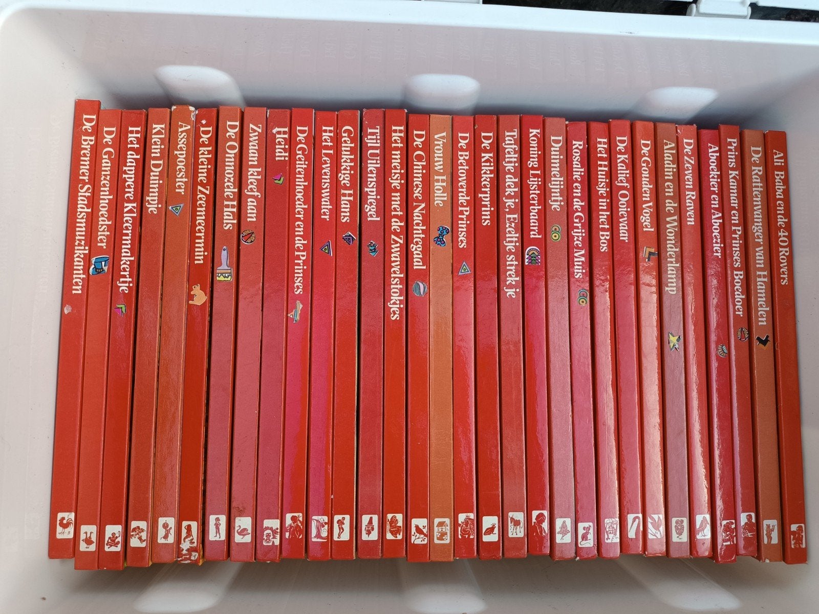 31 sprookjesboeken, Ophalen of Verzenden, Gelezen