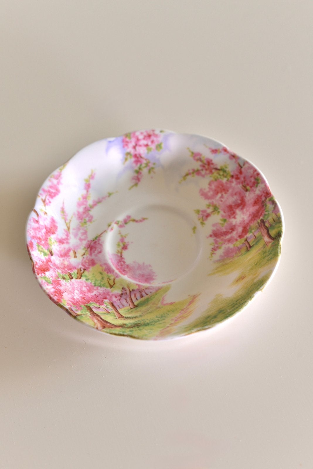 Prachtig “BlossomTime” schoteltje Royal Albert, Ophalen of Verzenden