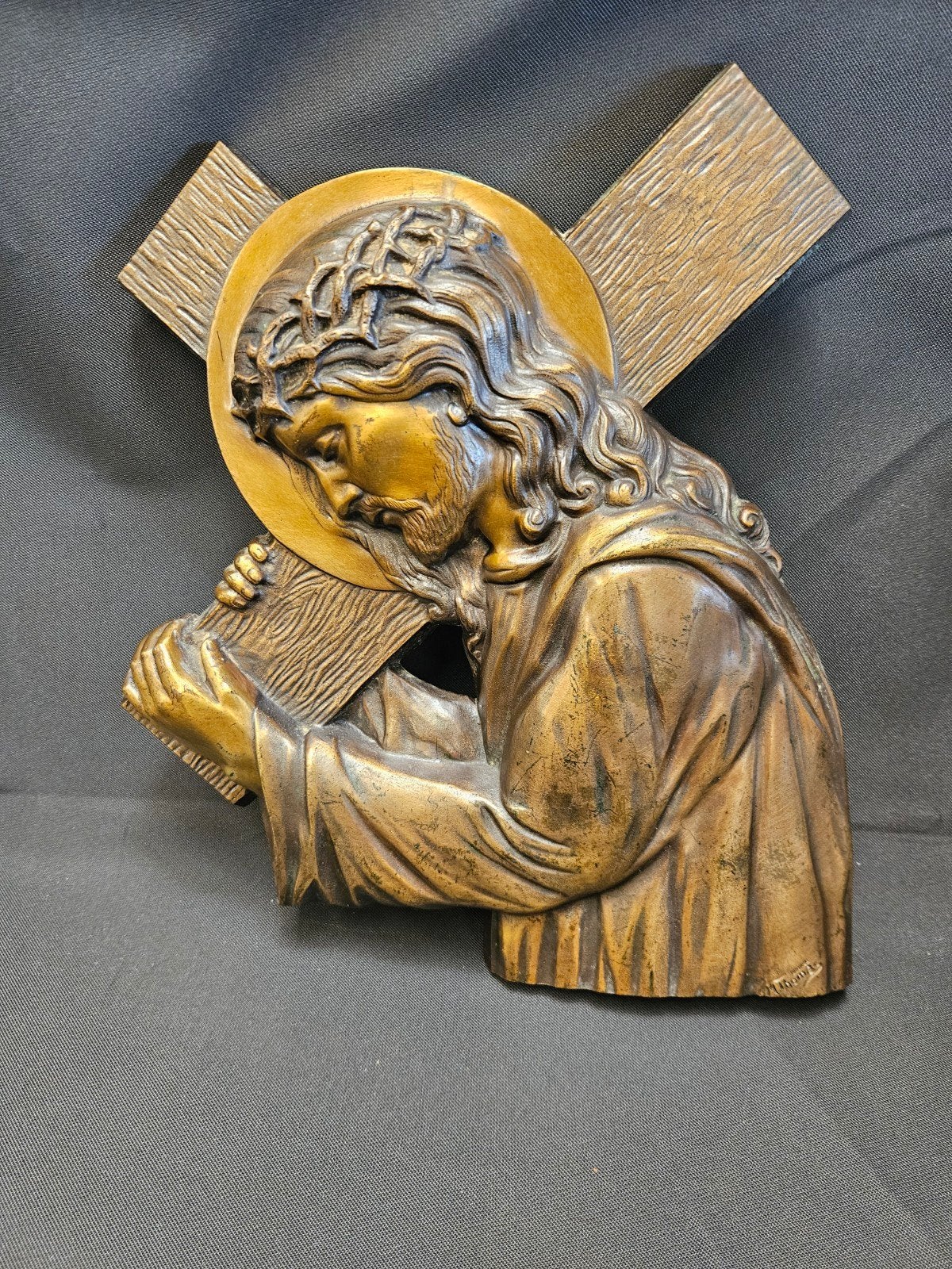 Bronzen Beeld Jezus met Kruis - Gesigneerd M. Thomas, Ophalen of Verzenden