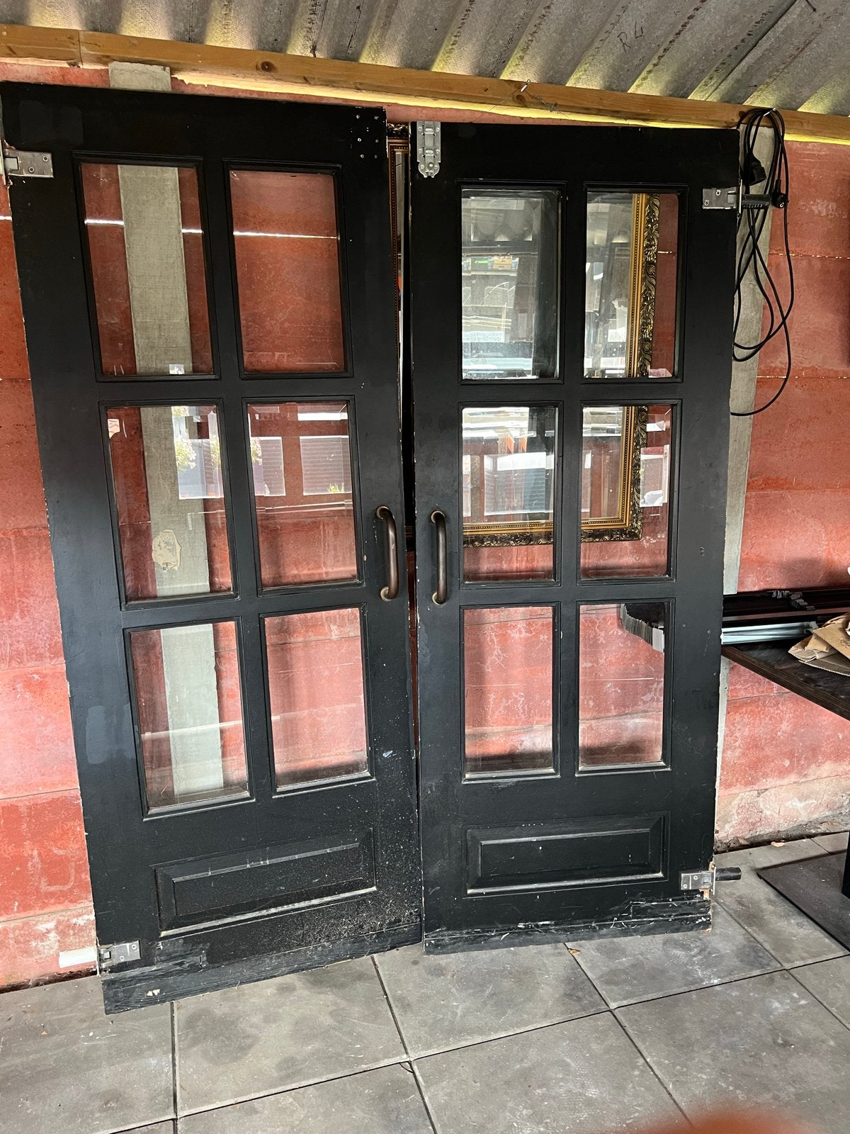 Oude klapdeuren uit café - Vintage deuren met glas, Doe-het-zelf en Verbouw, Deuren en Horren, Ophalen, Gebruikt, 80 tot 100 cm