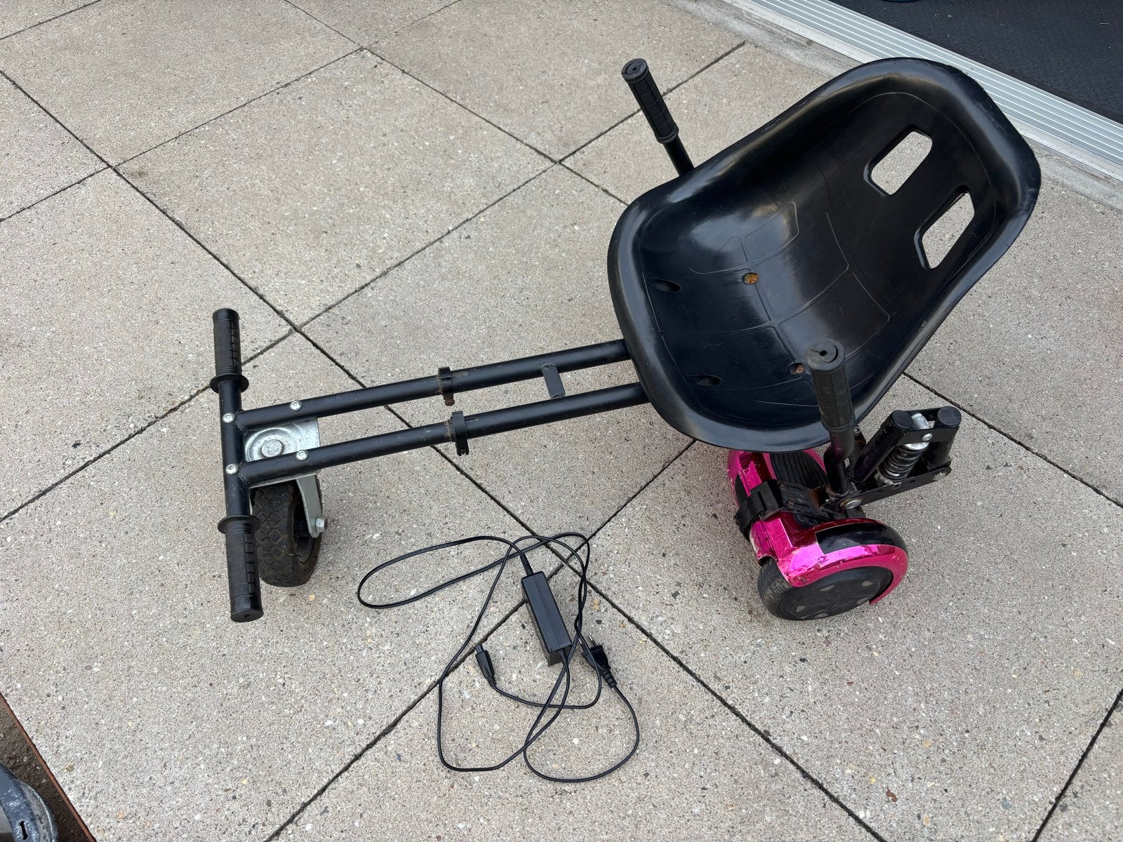 Roze hoverboard met zitje / kart en oplader, Ophalen, Gebruikt