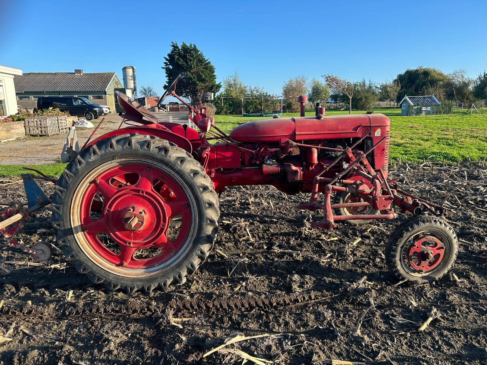 Mc Cormick Farmall cub trekker met schoffelbalk, Ophalen