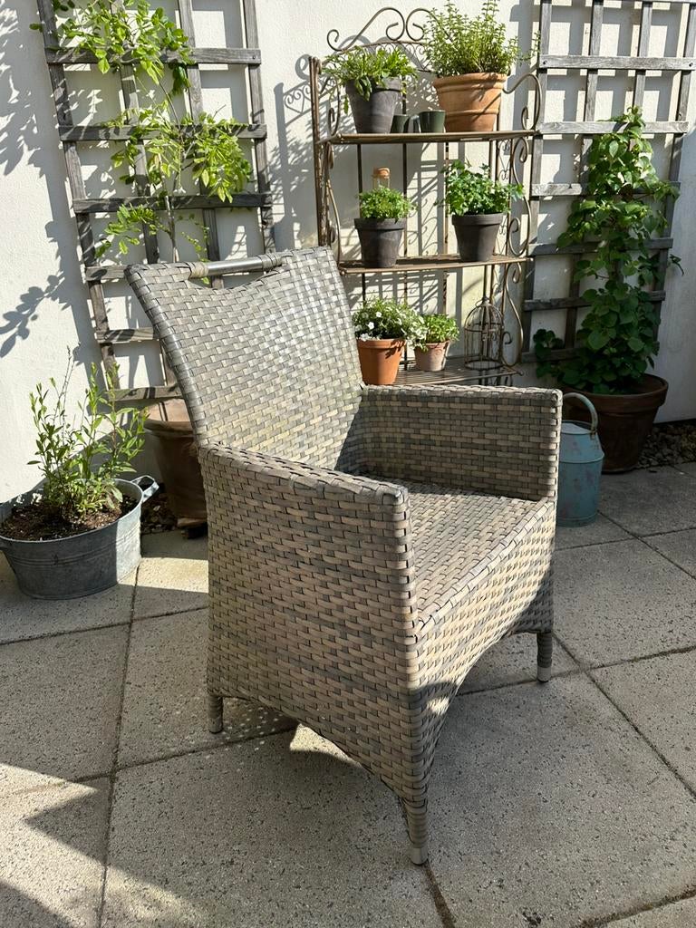 4 Wicker stoelen inclusief kussen, Ophalen, Gebruikt, Wicker, Stapelbaar