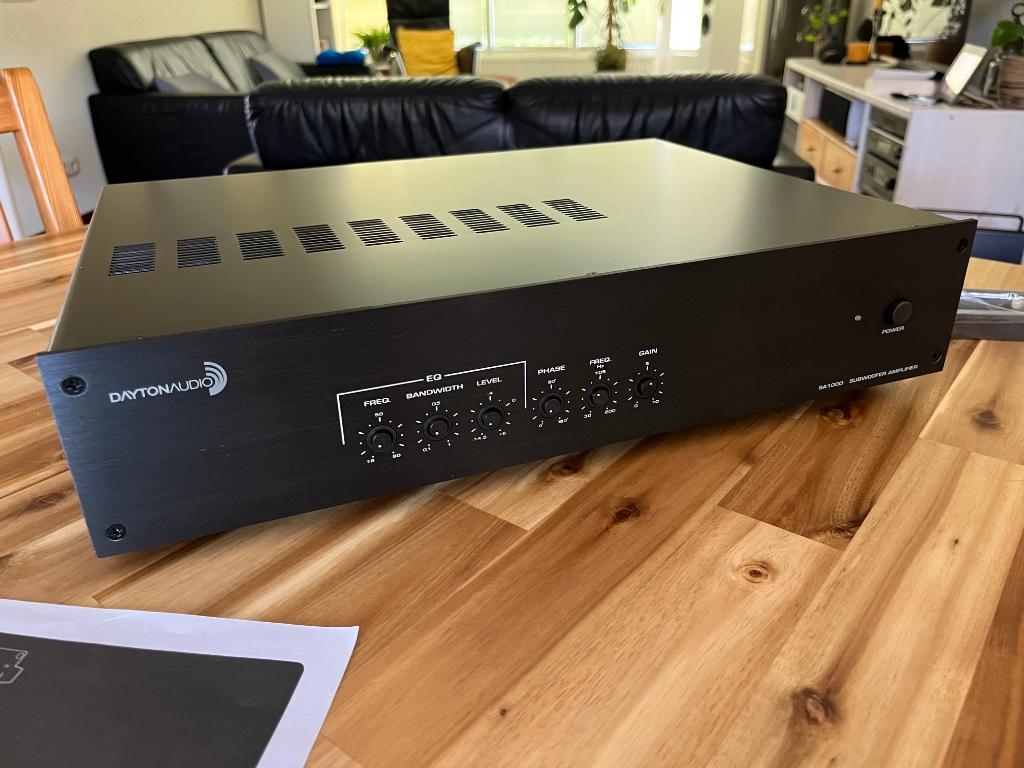 Dayton Audio 1000W subwoofer versterker model SA1000, Overige merken, Overige systemen, Ophalen of Verzenden, Zo goed als nieuw